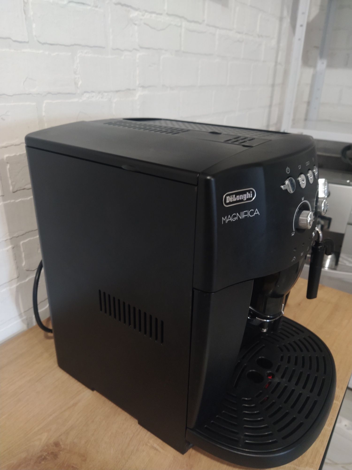 Кофемашина Delonghi magnifica 4000, гарантия, после ТО