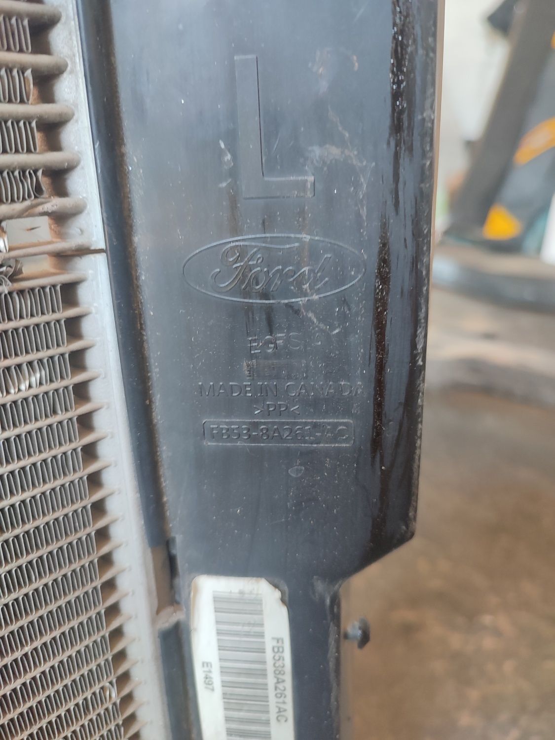 Ford Explorer 3.5 v6 2019 Радіатор охолодження під ремонт