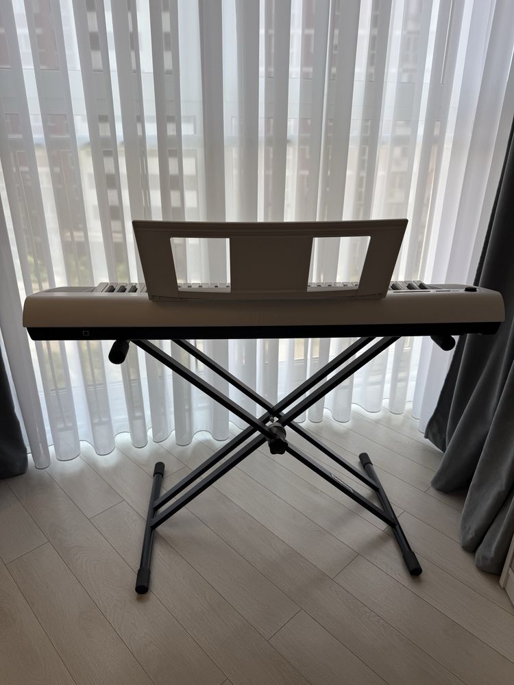 Цифрове піаніно Yamaha NP-12 White