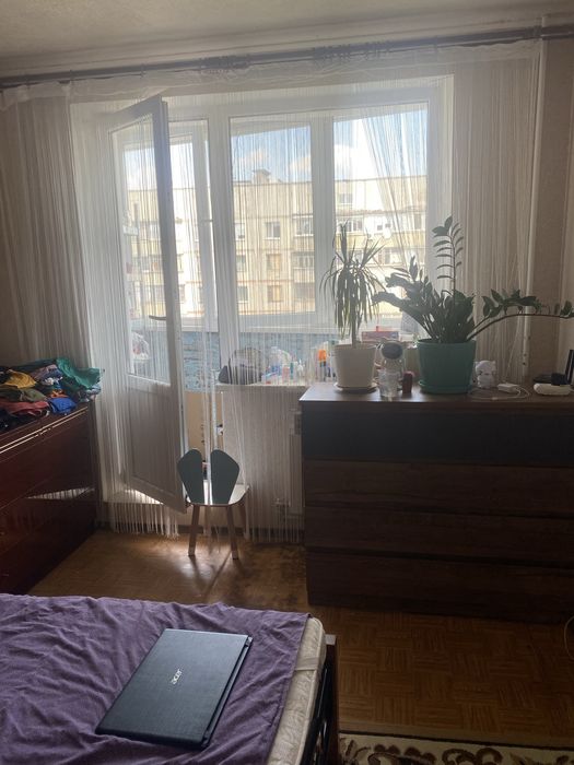 Продаи 3-х кім.кв з меблями та побутовою на 4-м районі.