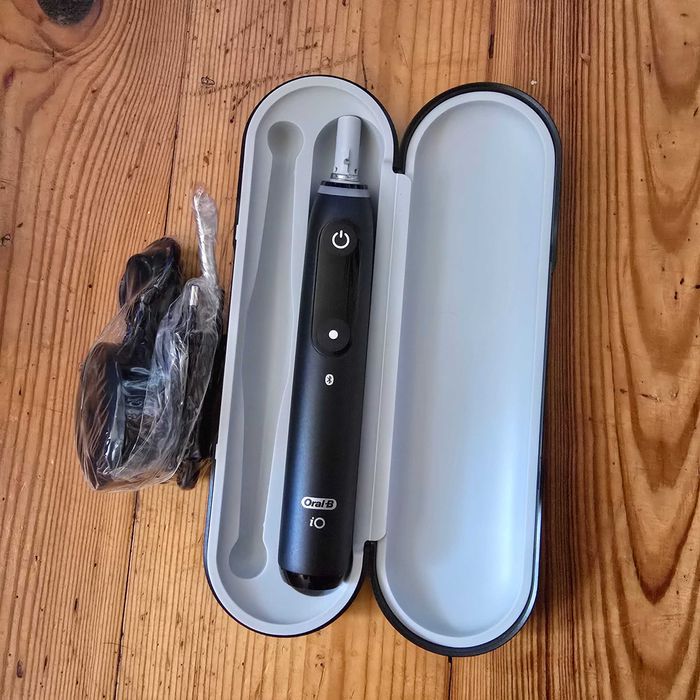 Szczoteczka magnetyczna Braun Oral B iO 7