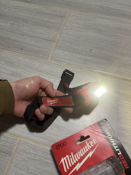 Ліхтарик на голову Milwaukee