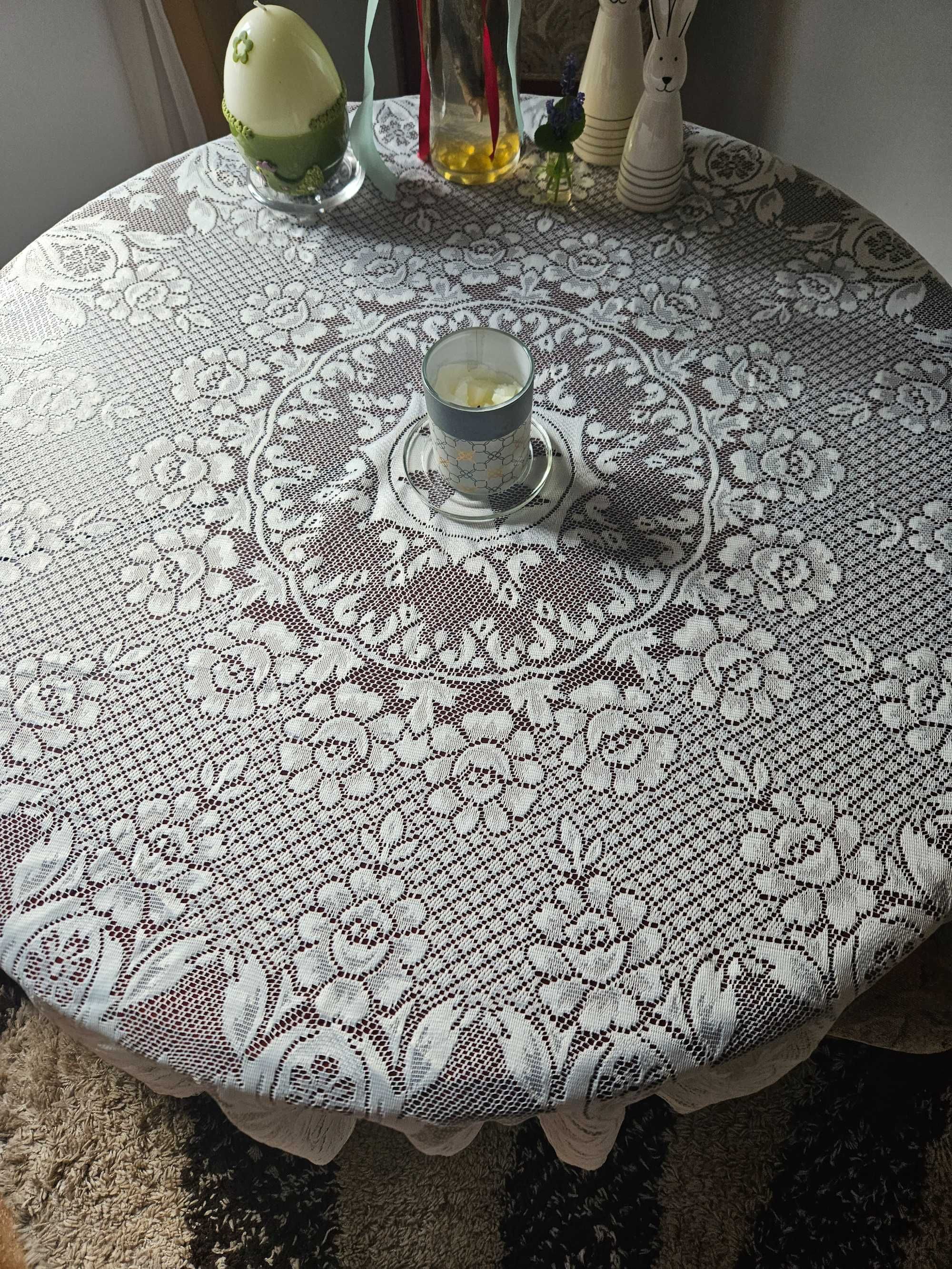 Скатертина на круглий стіл