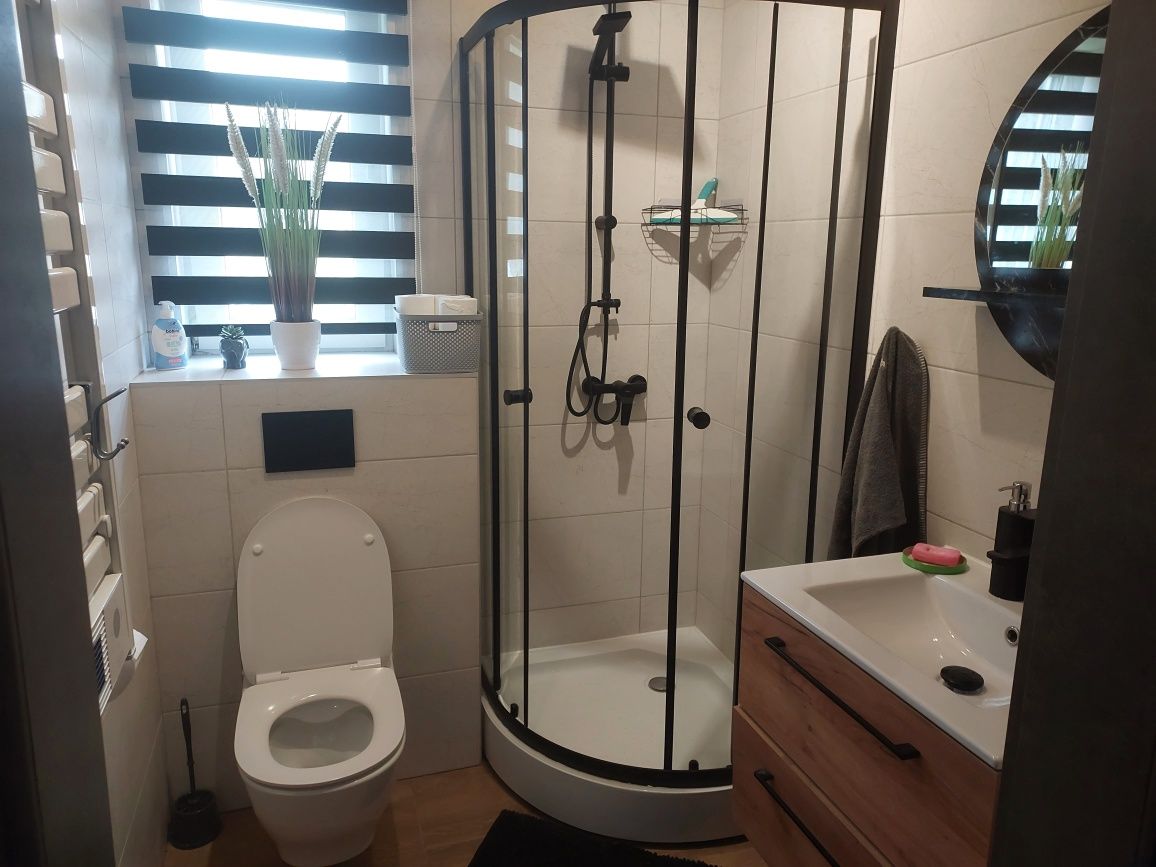 Domek letniskowy ,, Stodoła " w lesie nad jeziorem z jacuzzi 16 osobow
