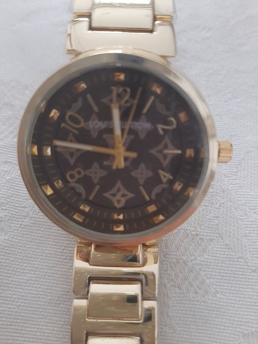 Relógio  LV  Bracelete Dourada