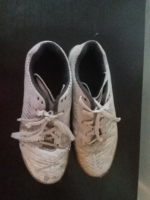 Chuteira tam 40 ....