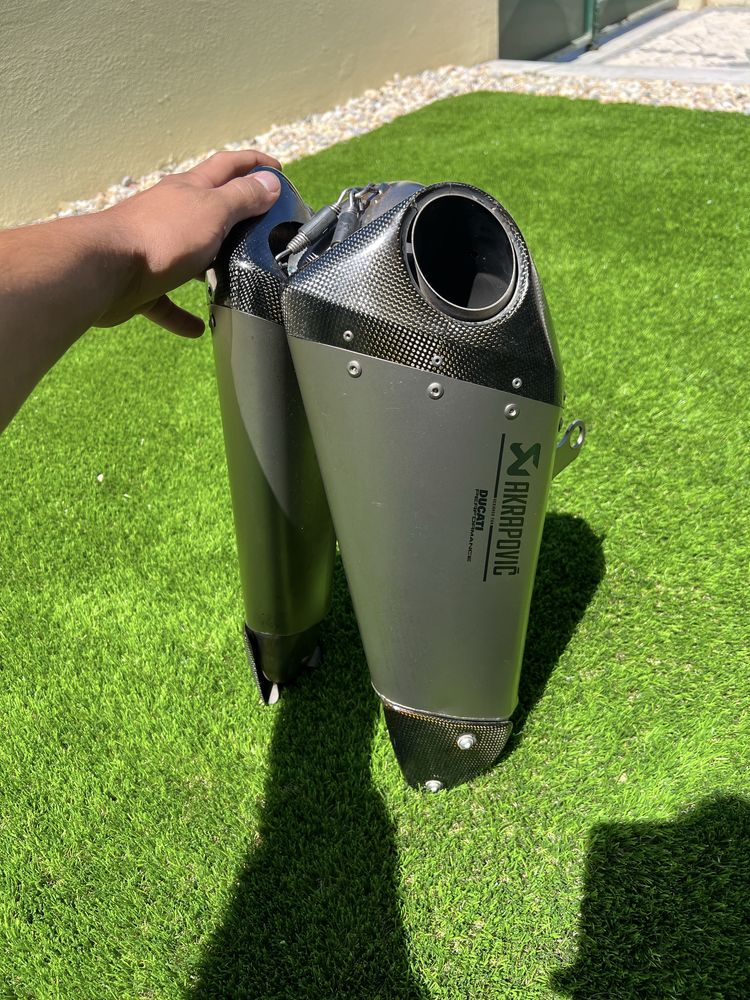 Ponteiras de escape akrapovic panigale v2