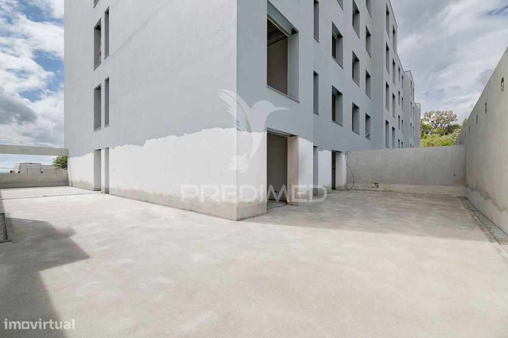 T2 com Terraço de 126m2 e Box, Torres do Palácio - Sobralinho