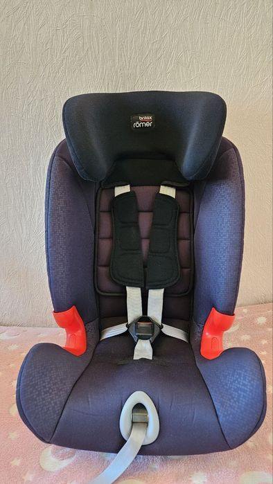 Автокрісло Britax Römer в чудовому стані.