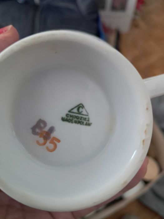 Kubki porcelana chodzież