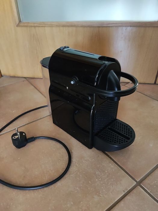 Máquina de café delonghi nespresso usada