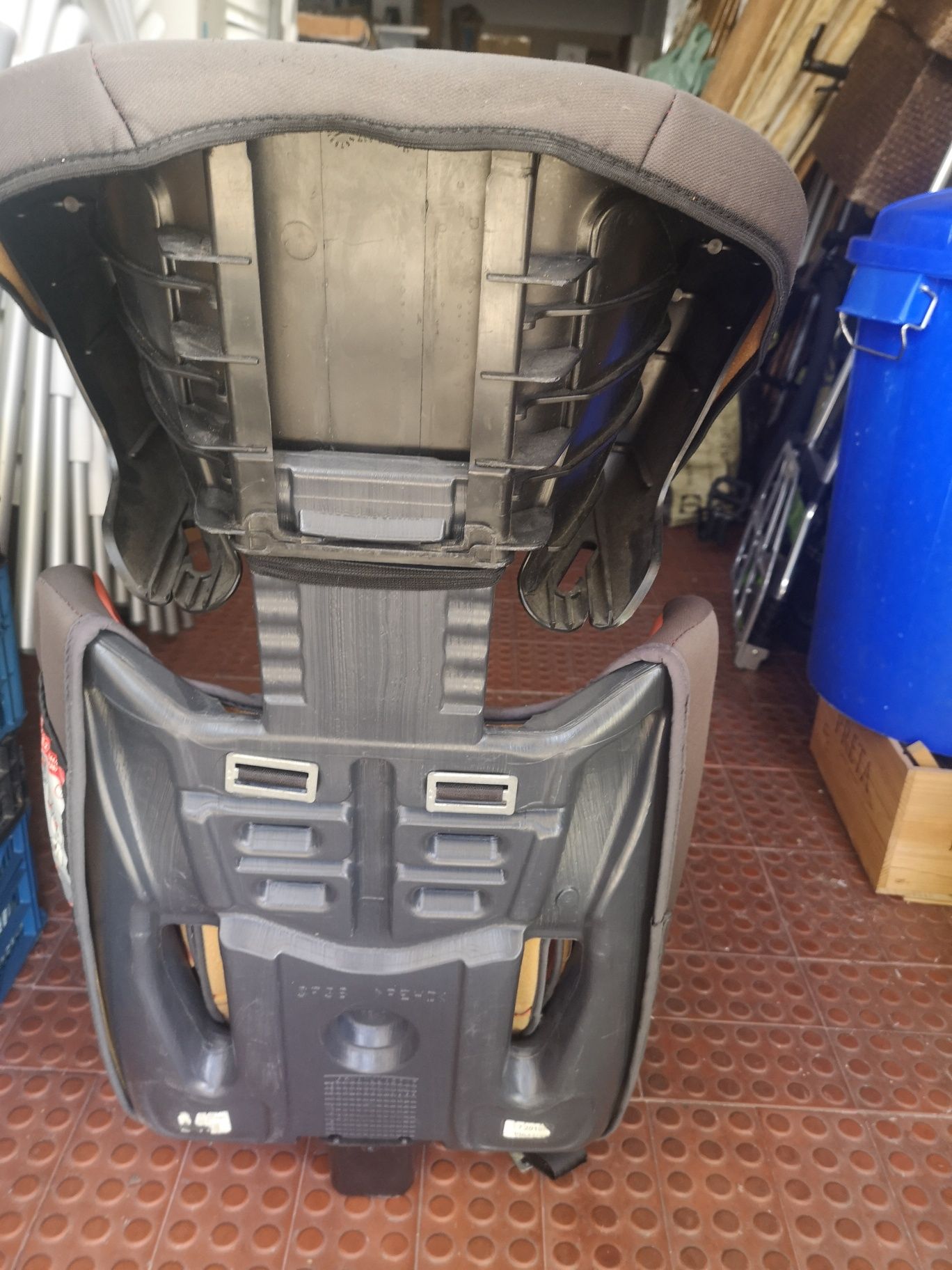 Cadeira de bebé automóvel