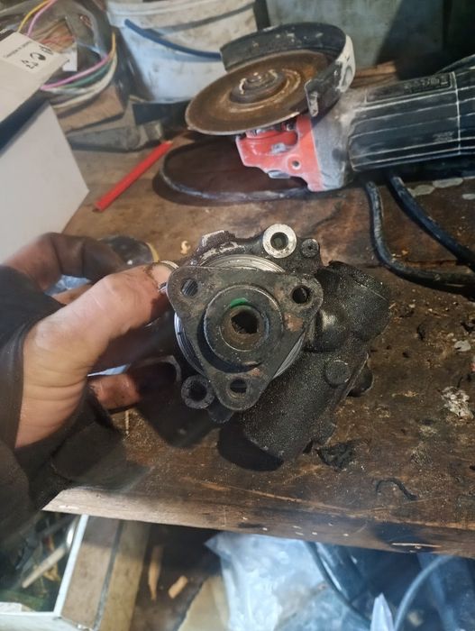 Гідравлічний насос  audi a6 c5 2.5 tdi