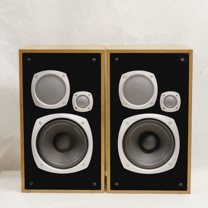 Kolumny Universum 3120 4ohm 80/120W 30-25kHz 3 drożne