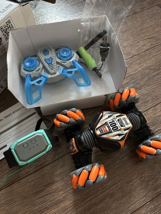 Машинка на радіокеруванні CV 8818-100