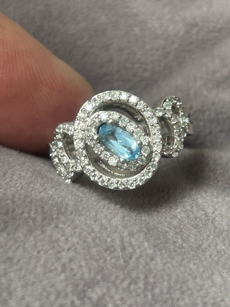 Серебряное кольцо с топазом