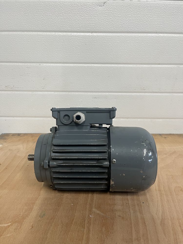 silnik elektryczny BENZLERS 0.37 kw 1380r