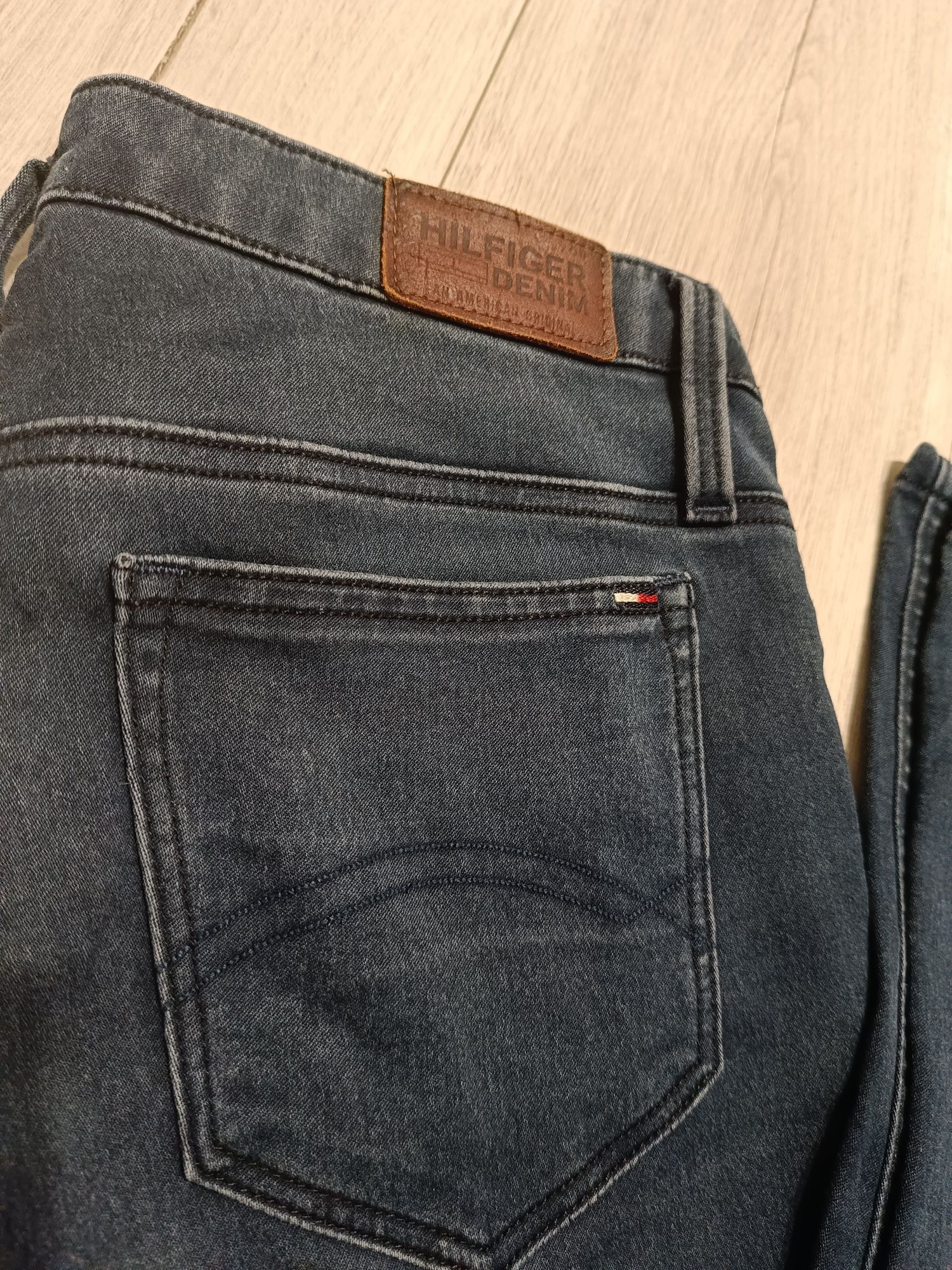 Spodnie Tommy Hilfiger denim