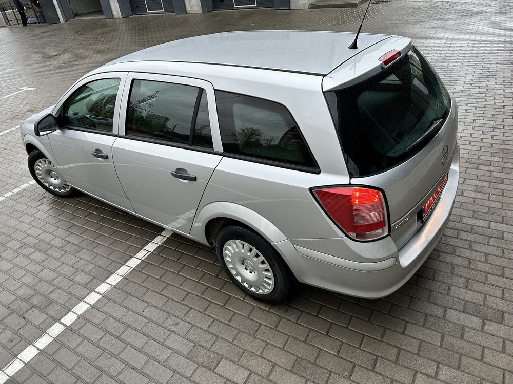 Opel Astra H 2009 1.6 Свіжопригнана та Розмитнена