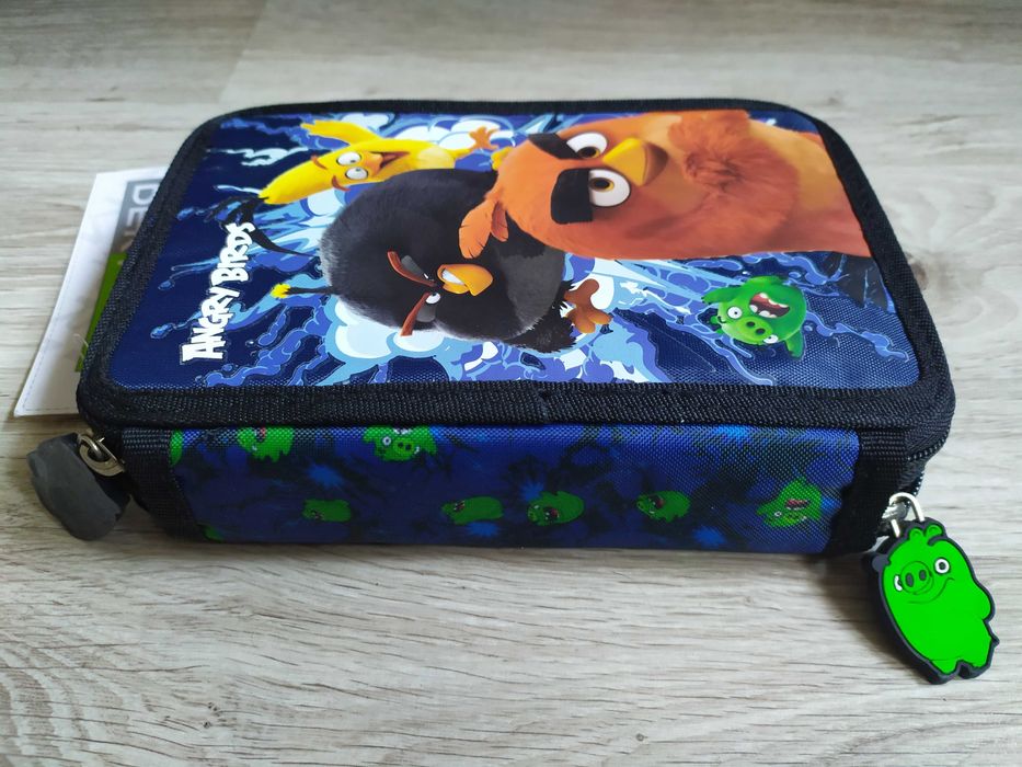 Piórnik szkolny Angry Birds dwukomorowy podwójny z wyposażeniem szkoła