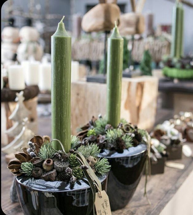 Naturalny stroik świąteczny w czarnej osłonce