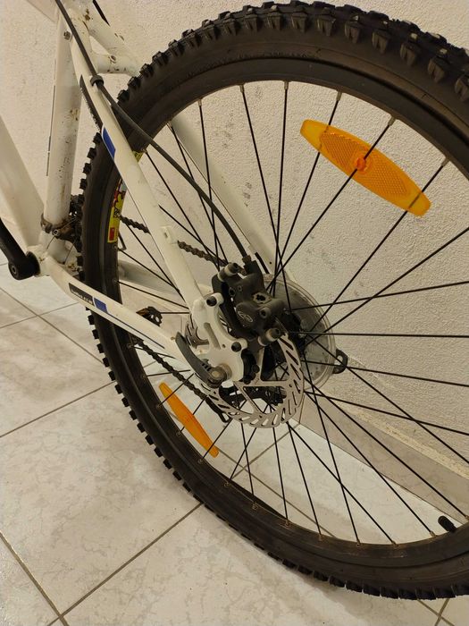 Bicicleta todo terreno, como nova.