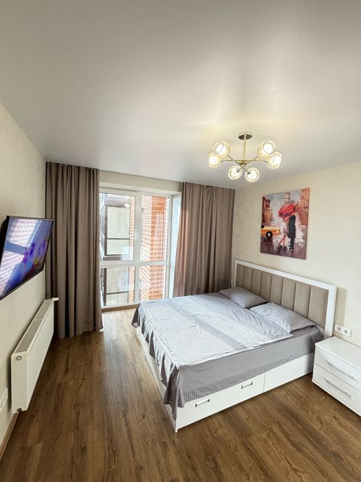 Центр,Яровиця, паркомісце ,подобово від 1000 погодинно від 550