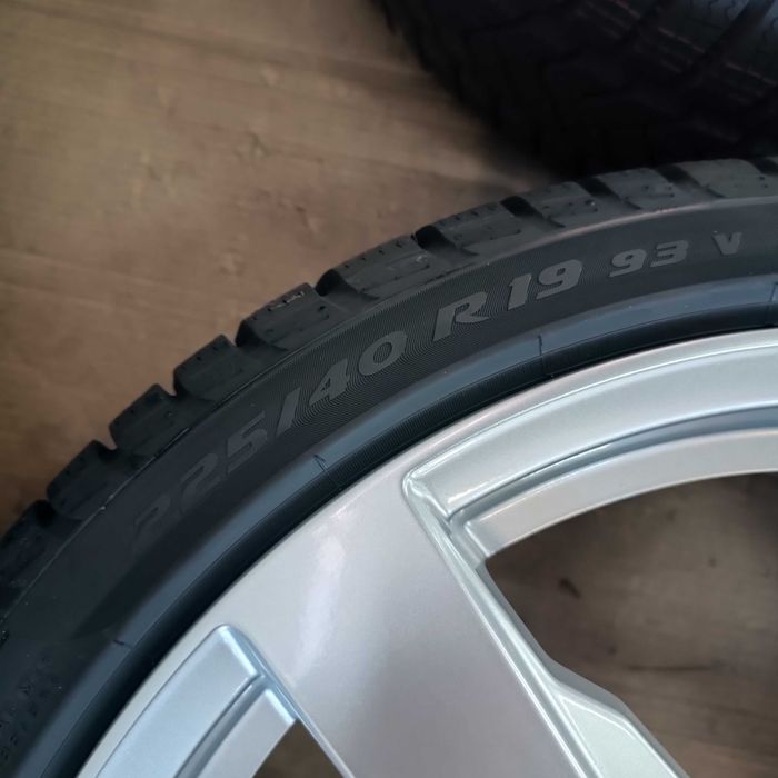 Koła Zimowe Felgi 19" 5x112 Audi TT 8S 8J A3 S3 TTS 225/40/R19 NOWE
