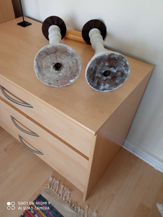 Par de castiçais rústicos de madeira