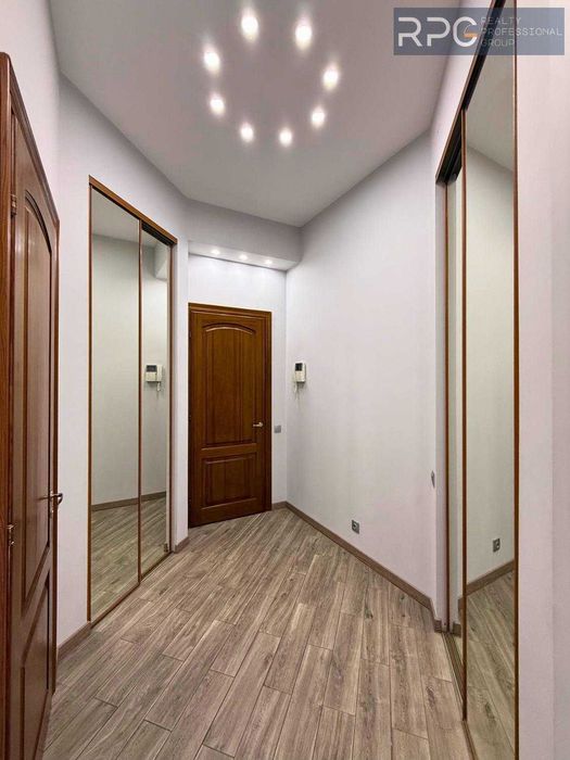 БЕЗ% Продаж 3-кімнатної квартири  вул. Богдана Хмельницького, 57 юа