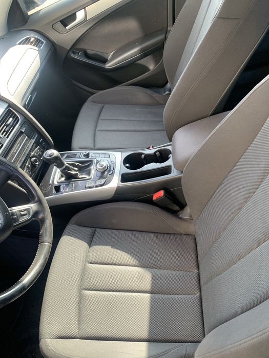 Audi a4 b8 2.0D sline rok 2009/2010