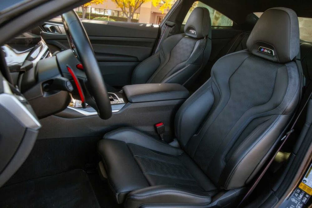 BMW M4 Competition xDrive      2024