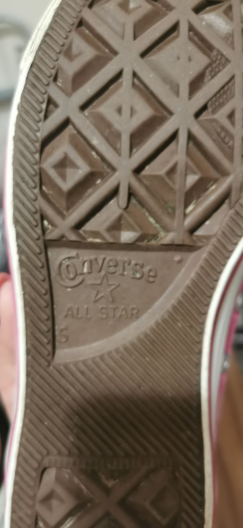 Czerwone Converse