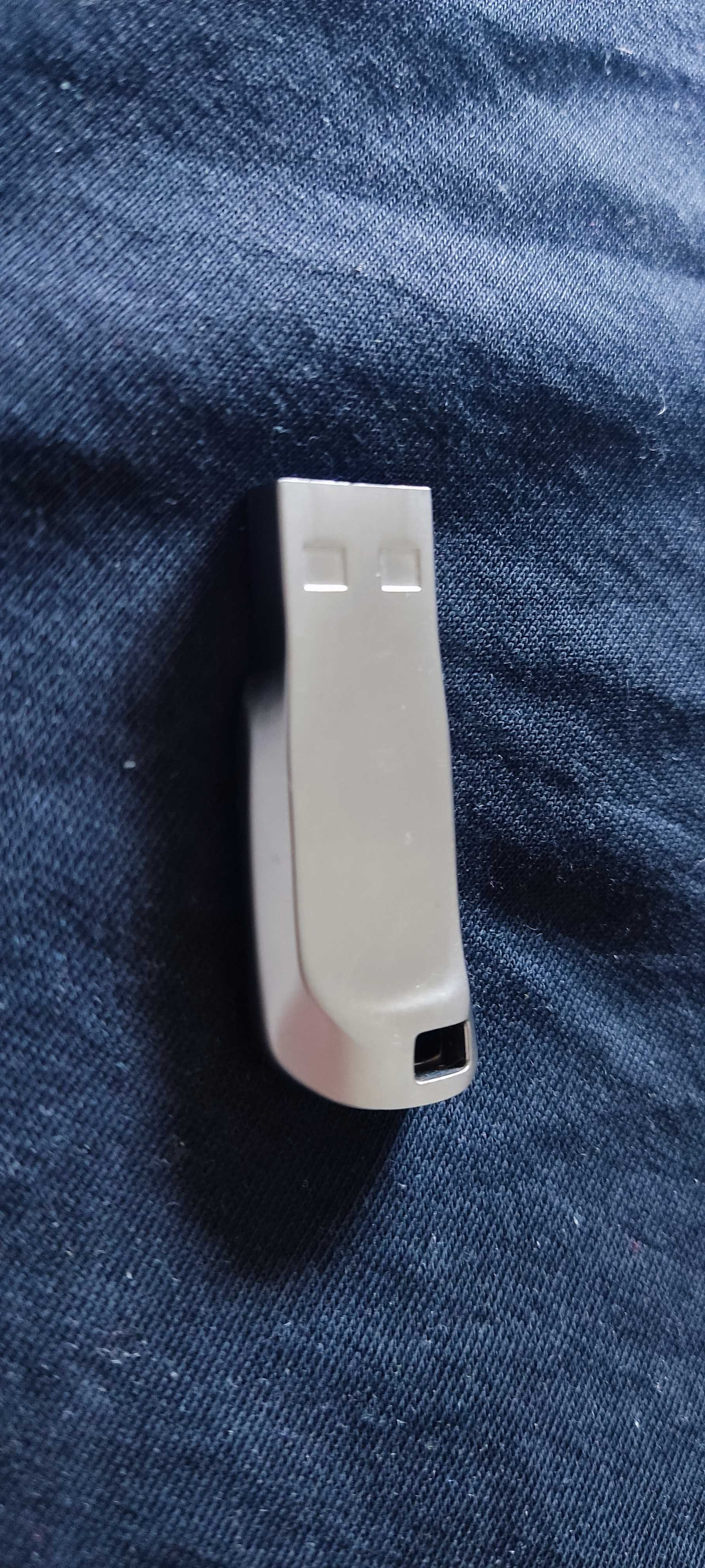 USB флешка на 2 ТБ