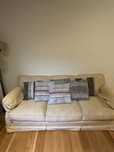 Sofa (tem lugar para 3 pessoas)