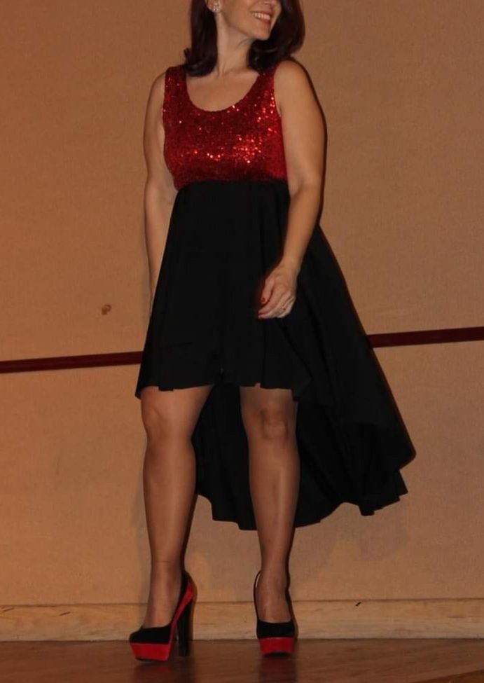 Vestido de noite com lantejoulas - vermelho ou azul