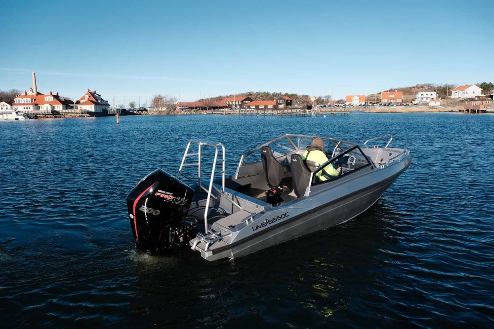 UMS 655 DC Алюмінієвий катер