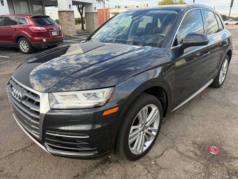 Audi Q5 quattro Premium Plus 45 TFSI      2019