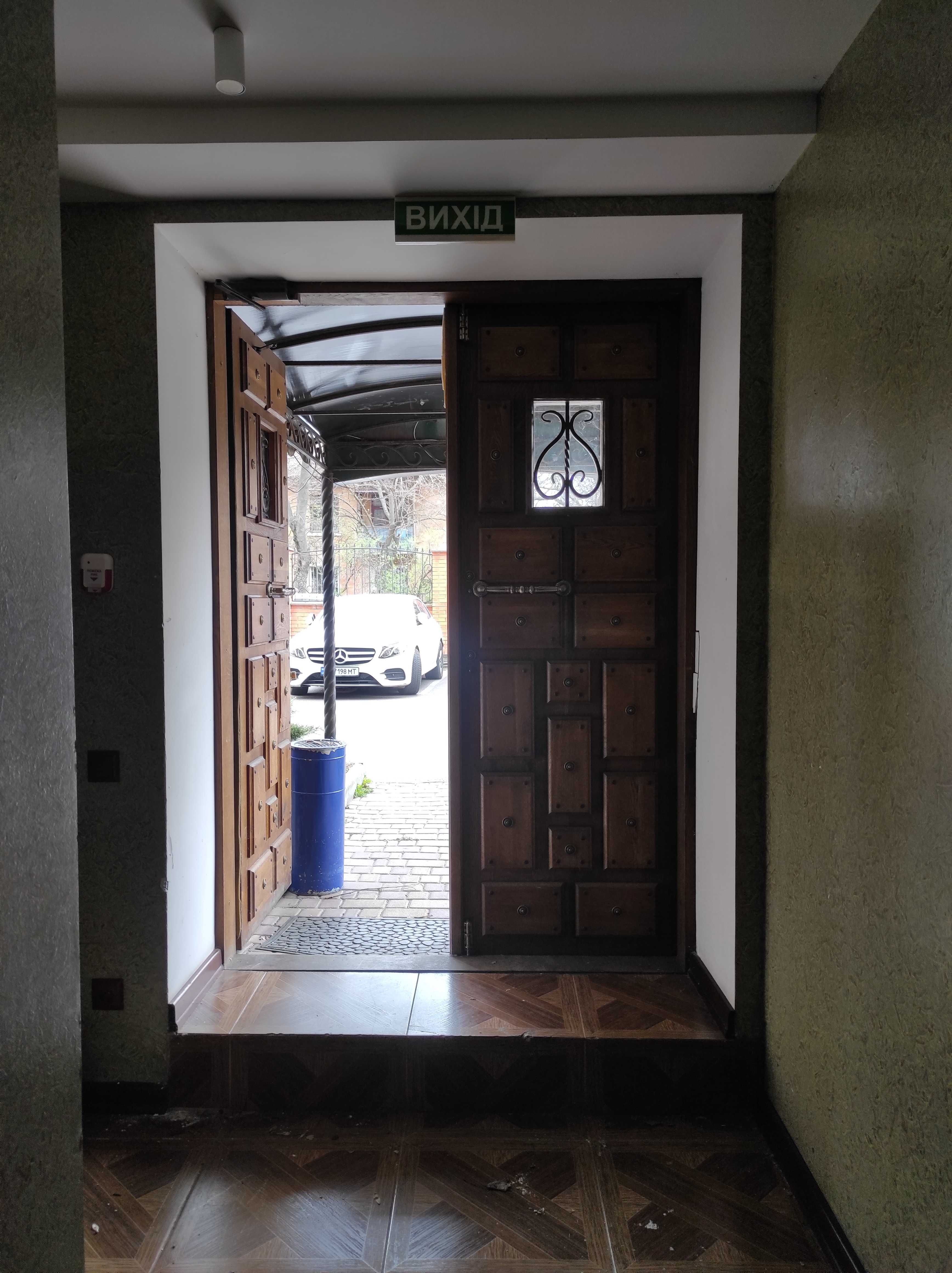 Продам фасад, 230 м2 на Говорова. ЖК Академ Городок. С арендатором