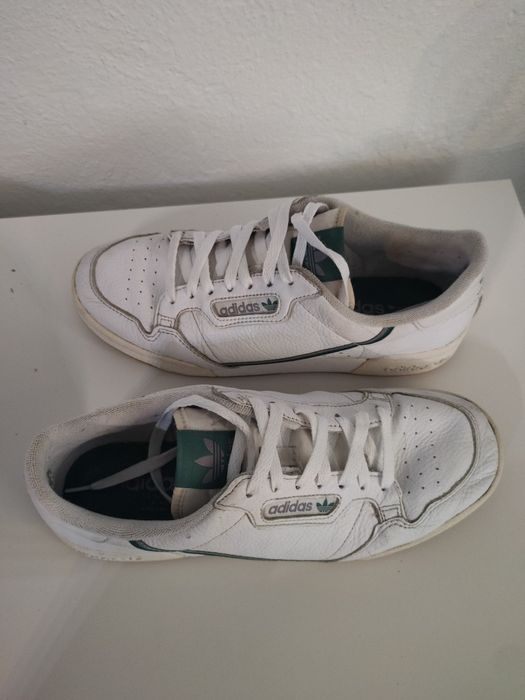 Tênis Adidas Continental