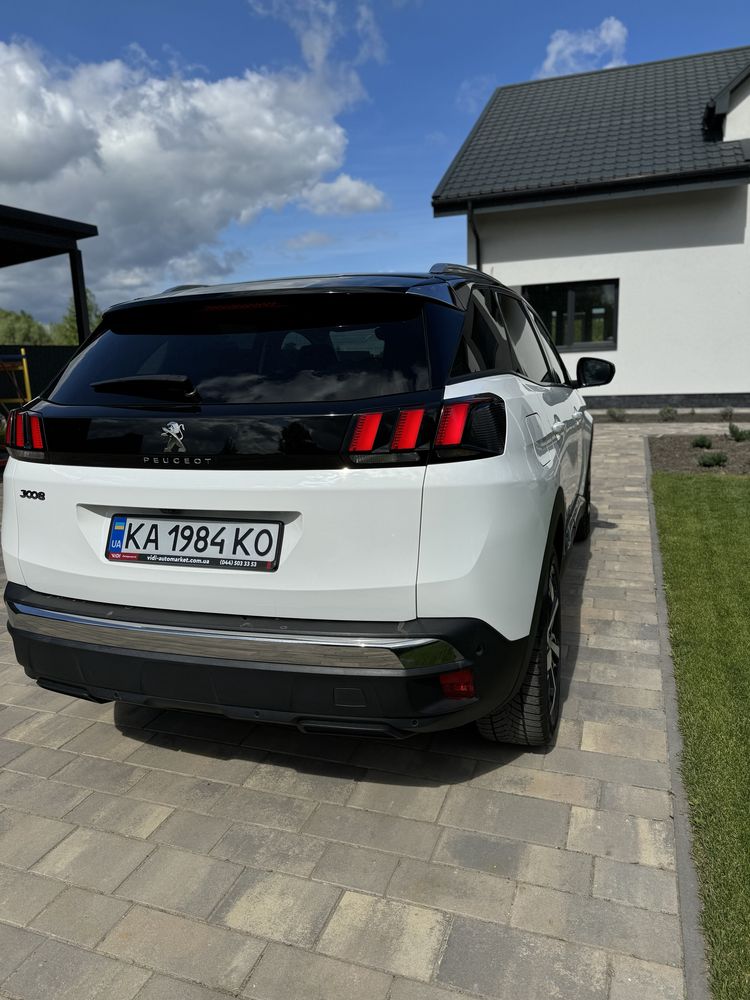 Продам автомобіль Peugeot 3008 2019р.