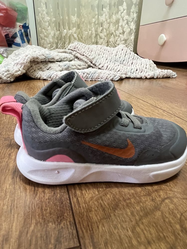 Кроссовки nike 22 6c 13,5 ст