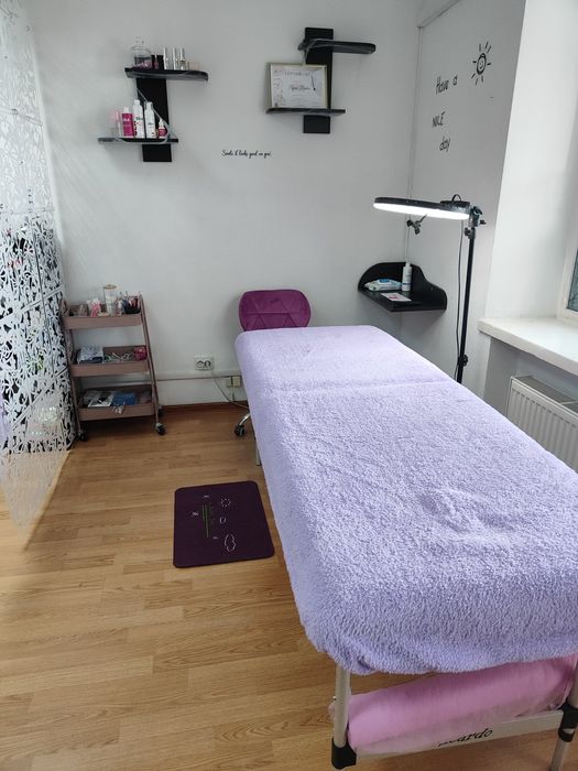 Оренда кушетки для майстра, LashMaker, ТЦ Вена/Голлівуд