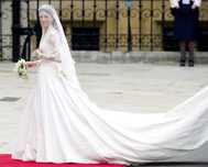 Продам элегантное платье со шлейфом Sophia Tolli. Недорого