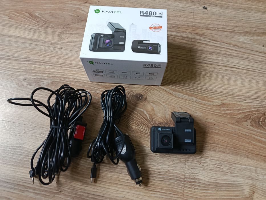 Wideorejestrator Navitel R480 2K – prawie nowy, pełny zestaw