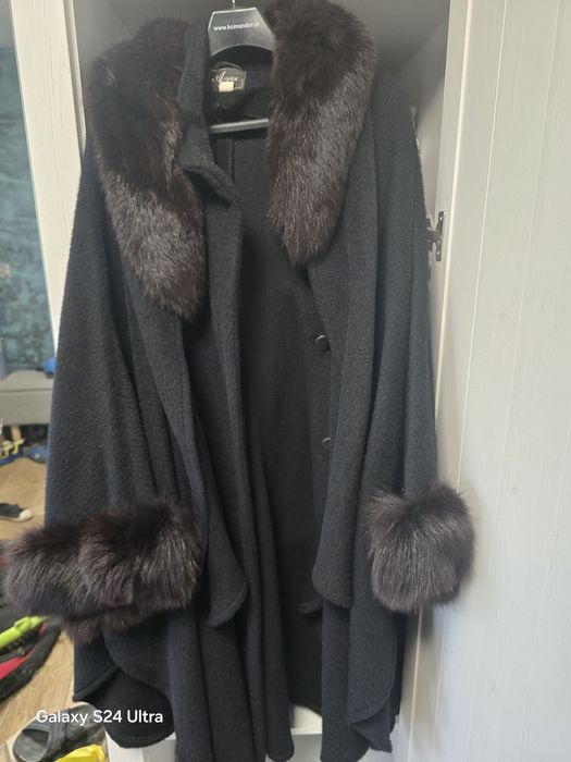 Aryton płaszcz/ponczo z naturalnym futrem M