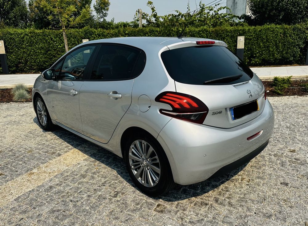 Peugeot 208 1.2 Nacional um Dono