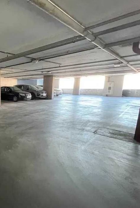 Паркомісця Драгоманова 1Н