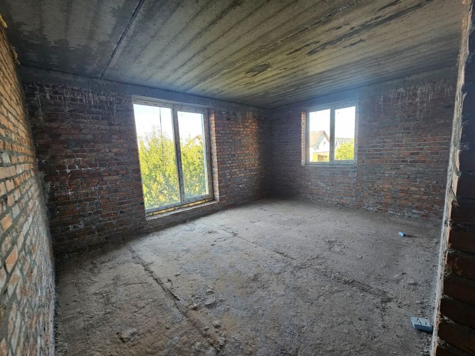 Сучасна  простора 2 к квартира 63 м2