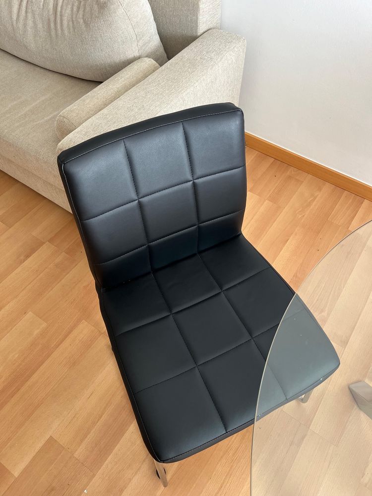 Conjunto Mesa e 4 cadeiras